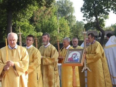 Молитва о возрождении святыни. На месте разрушенного храма селе Новое Место Новозыбковского благочиния вновь совершена Божественная литургия