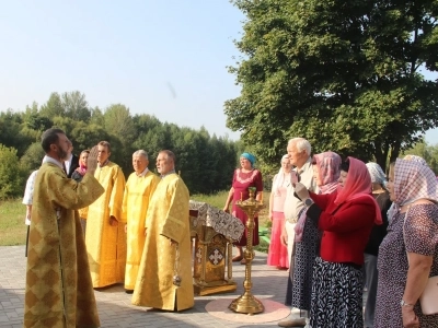 Молитва о возрождении святыни. На месте разрушенного храма селе Новое Место Новозыбковского благочиния вновь совершена Божественная литургия