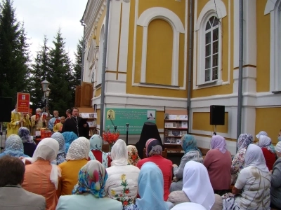 В день празднования иконе Божией Матери «Почаевская» Епископ Клинцовский и Трубчевский Владимир возглавил праздничное богослужение в городе Новозыбкове