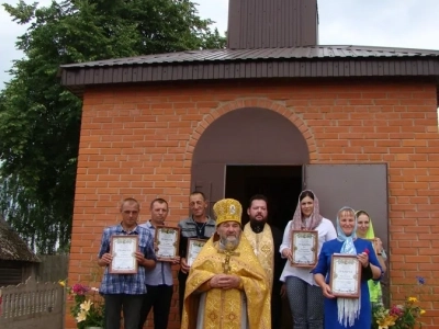 В деревне Любовшо Красногорского района Новозыбковского благочиния освящена новосооруженная часовня во Имя Святой Троицы