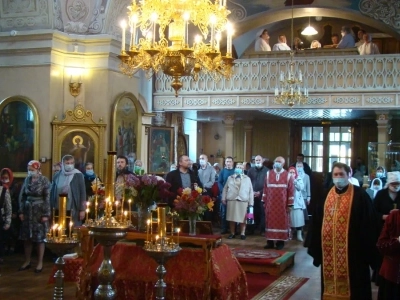 В Неделю 4-ю по Пасхе, о расслабленом, Епископ Клинцовский и Трубчевский Владимир совершил Литургию в городе Новозыбкове