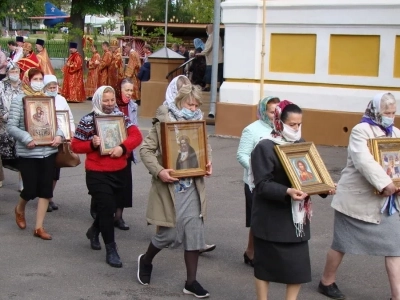 В Неделю 4-ю по Пасхе, о расслабленом, Епископ Клинцовский и Трубчевский Владимир совершил Литургию в городе Новозыбкове