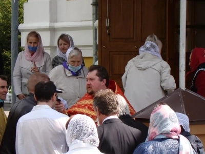 В Неделю 4-ю по Пасхе, о расслабленом, Епископ Клинцовский и Трубчевский Владимир совершил Литургию в городе Новозыбкове