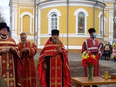 За Веру и Отечество жизнь свою положившим – ВЕЧНАЯ ПАМЯТЬ ! 76-й День победы в Великой Отечественной Войне в Новозыбковском благочинии ознаменован молитвой