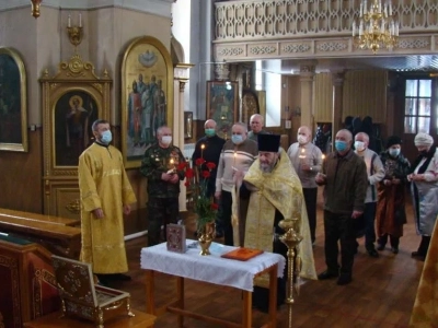 Еще молимся о упокоении воинов, жизнь свою на поле брани положивших! В день Сретения Господня, а также в день 32-й годовщины вывода советских войск из Афганистана, в соборном храме Новозыбковского благочиния совершена панихида о всех воинах, погибших в локальных вооруженных конфликтах