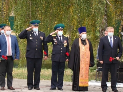 Благочинный Новозыбковского церковного округа принял участие в открытии памятника «Пограничникам всех поколений», установленного в городе Новозыбкове