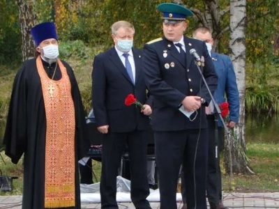 Благочинный Новозыбковского церковного округа принял участие в открытии памятника «Пограничникам всех поколений», установленного в городе Новозыбкове