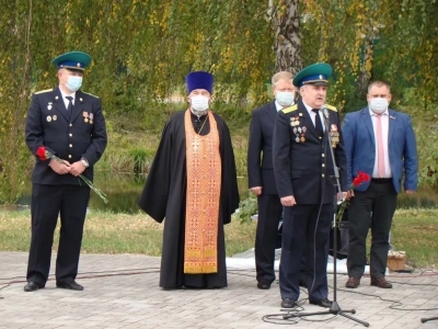 Благочинный Новозыбковского церковного округа принял участие в открытии памятника «Пограничникам всех поколений», установленного в городе Новозыбкове