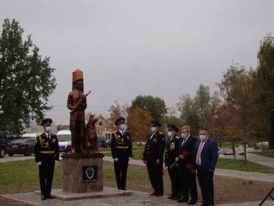 Благочинный Новозыбковского церковного округа принял участие в открытии памятника «Пограничникам всех поколений», установленного в городе Новозыбкове