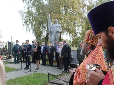 В 77-ю годовщину освобождения Новозыбковской земли от немецко-фашистских захватчиков, молитвой почтили память павших в те года героев-освободителей