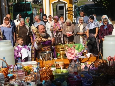 Сладкий праздник: Медовый спас в Новозыбковском благочинии